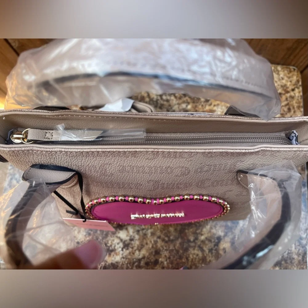 Juicy Couture Love Never Dies Tote Bag - Picture 11 of 16